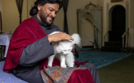 Dünyanın ilk eşcinsel imamı öldürüldü!