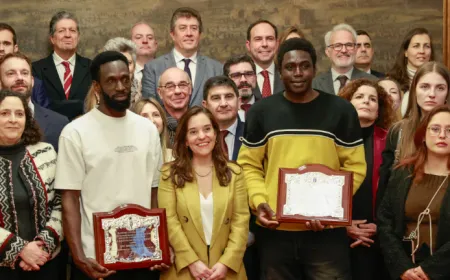 Saldırıya Uğrayan Homoseksüeli Korumaya Çalışan Göçmenler Onurlandırıldı.