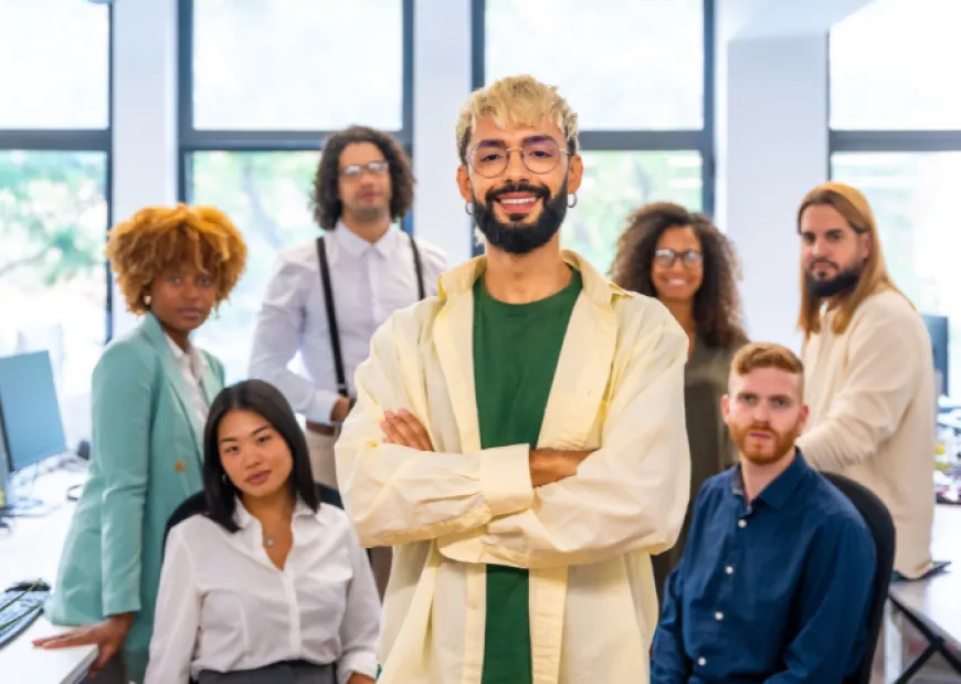 İNGİLTERE’DE ÖĞRENCİLERE BURS VEREN KURUMLAR