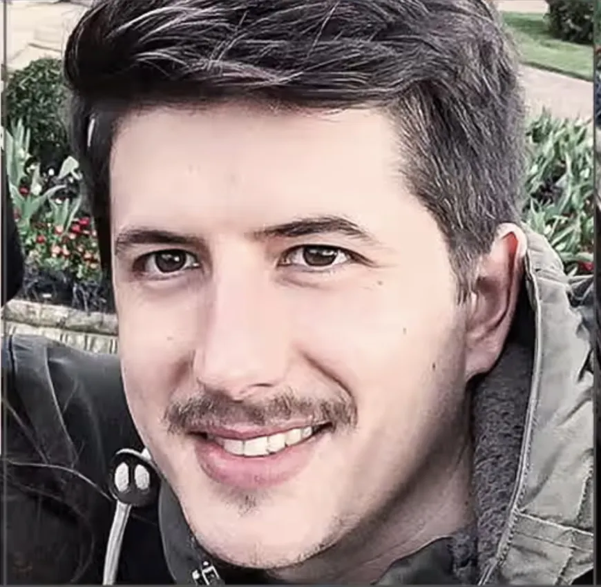 72 Kişinin yanarak öldüğü GRENFELL TOWER Zenginler için göz ağrısı olmayacak artık. Yakında yıkılacak.