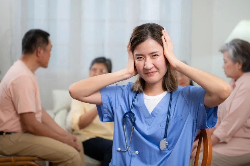 İngiltere'de Dolandırılan Bakım Çalışanlarına Para ve İş Bulma Desteği